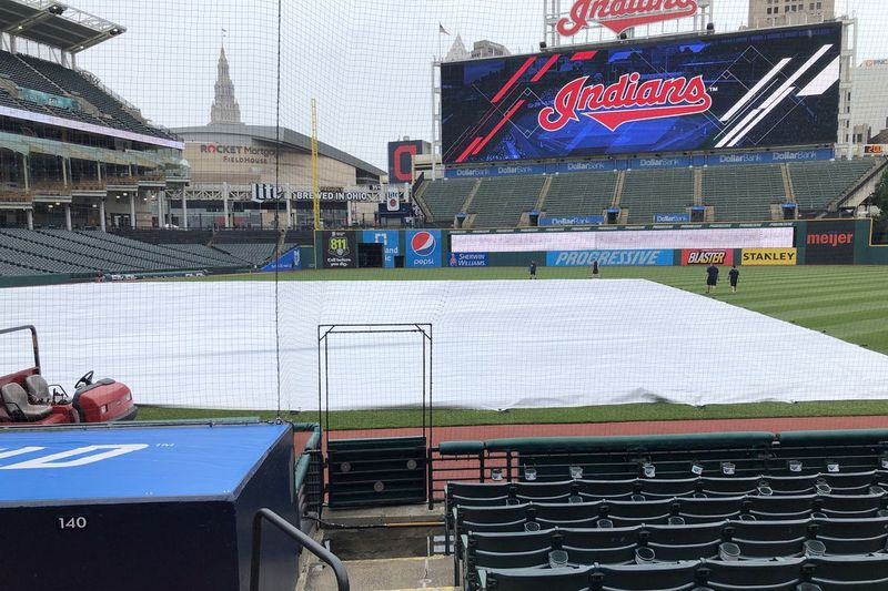 Et vått progressivt felt i Cleveland tvang utsettelse av onsdagens White Sox-Indians-kamp.