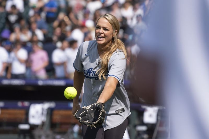 Joc de softball cu celebrități MLB All-Star