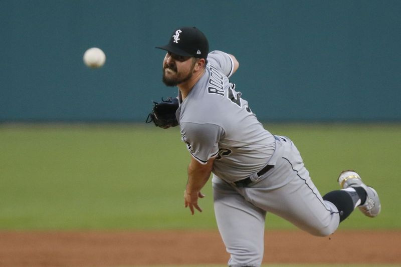 Carlos Rodon i den andra inningen måndag på Comerica Park.